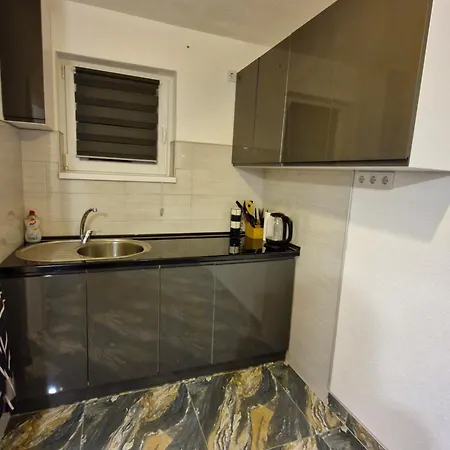 Old Town Apartment *